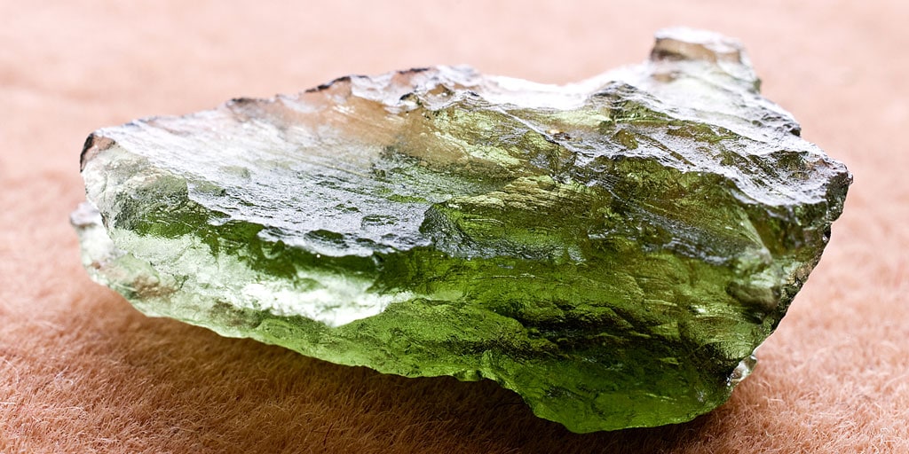 How to charge moldavite